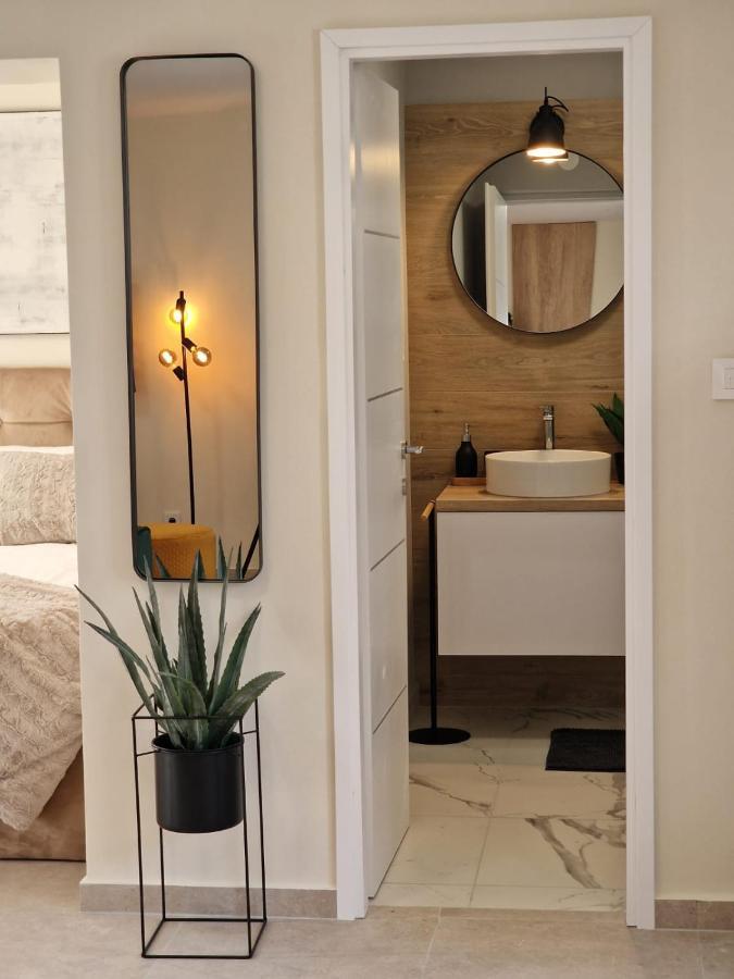 Studio Apartment Mare With Private Garden And Jacuzzi 温克兰 外观 照片